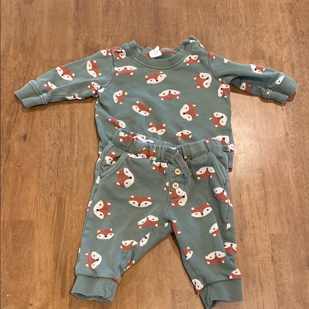 H&M Green and Foxes 🦊 Baby Outfit